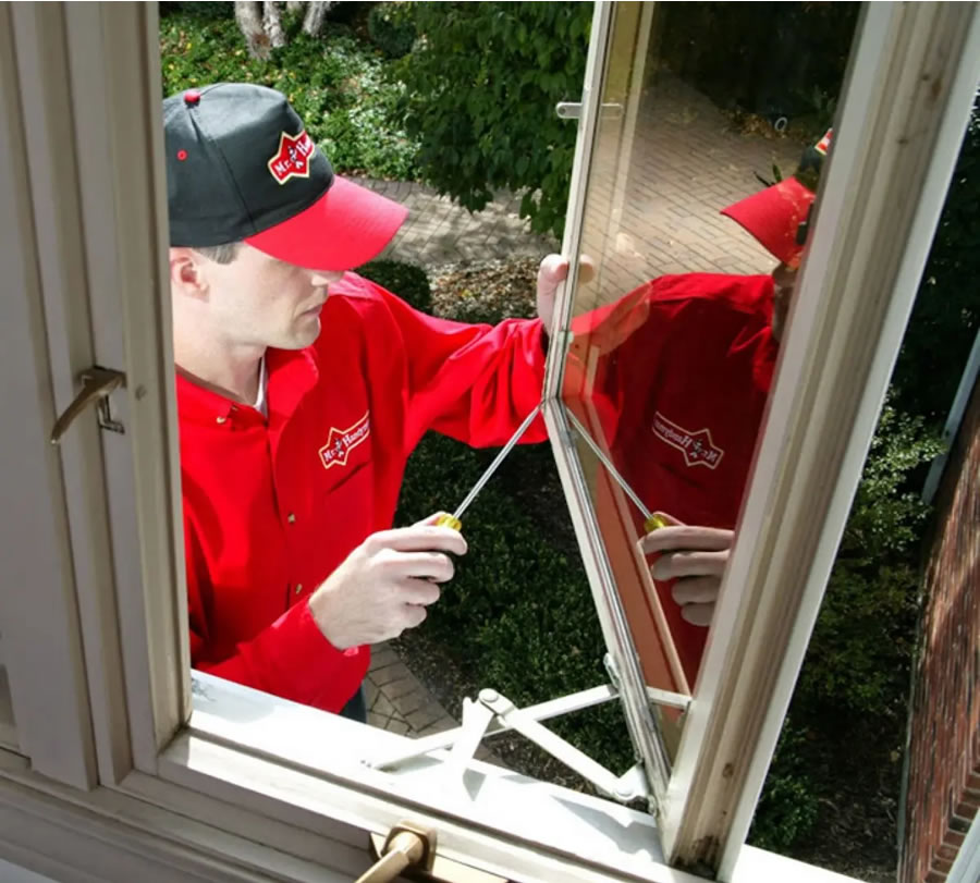 Can Bondo Fix Rotted Wood? Pros, Cons & Repair Tips